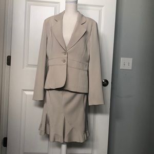 White House Black Market Skirt suit set